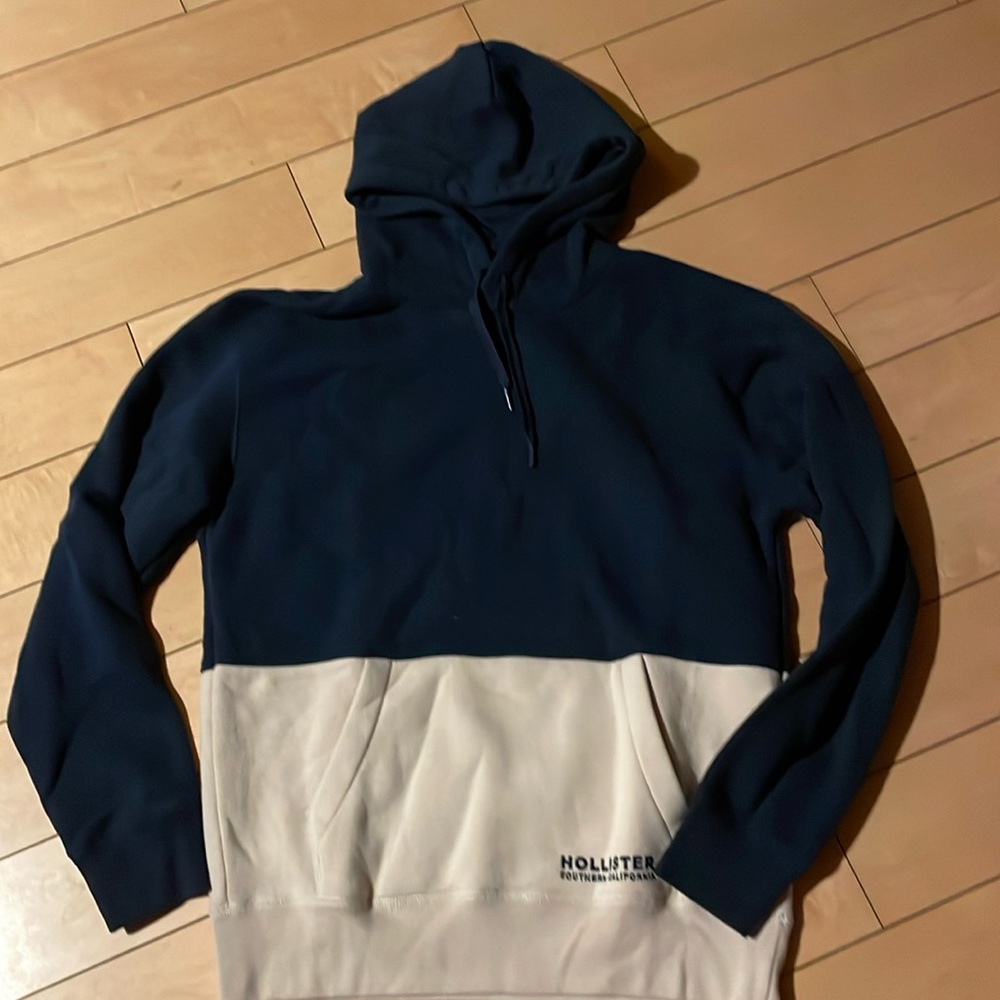 HOLLISTER SWEATSHIRT